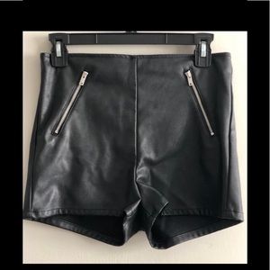 ❤️ H&M faux black leather shorts!